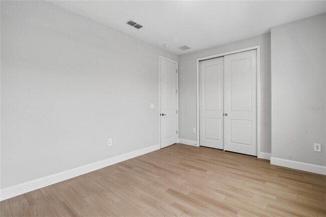 Building Photo - 512 Bellflower Way