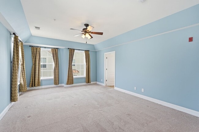 Building Photo - 9202 Charleston Dr