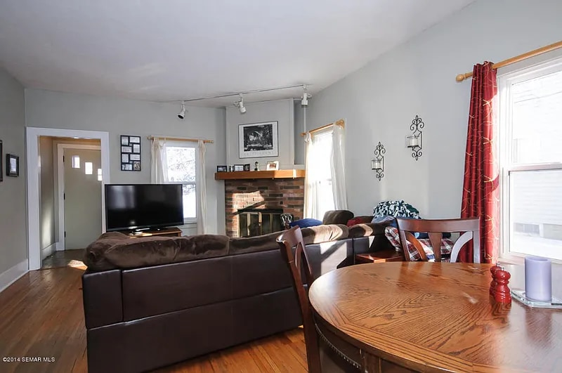 Building Photo - 301 15th Ave SW