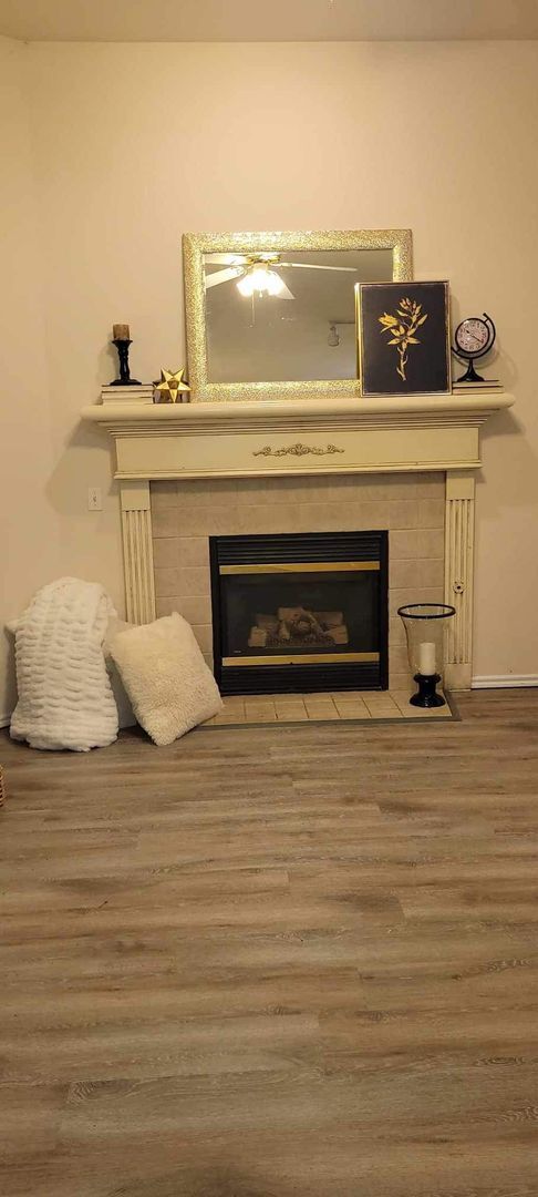 Building Photo - 4 bed in Putnam City! New luxury plank flooring , carpet , paint and new electric range!