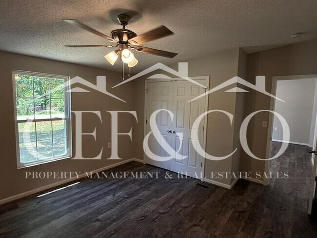 Building Photo - Large 4 bedroom 2 bathroom home now available in Cowpens!