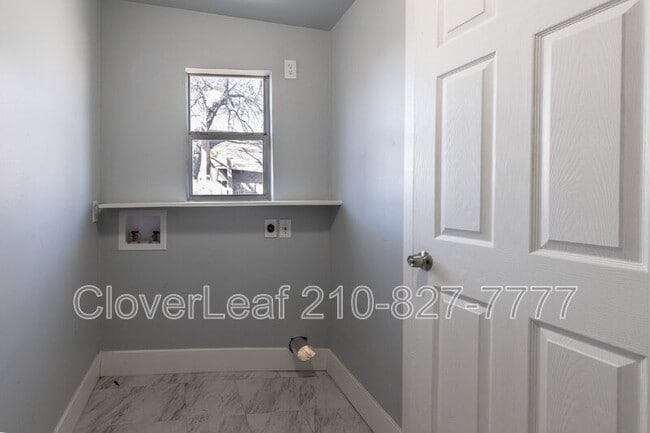 Building Photo - 2114 Jupiter St