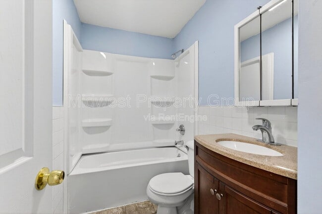 Building Photo - 5520 Holborn Dr