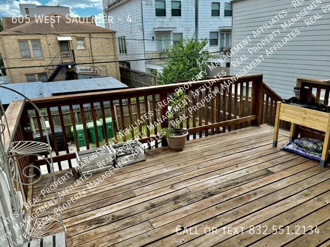 Building Photo - 605 West Saulnier-4