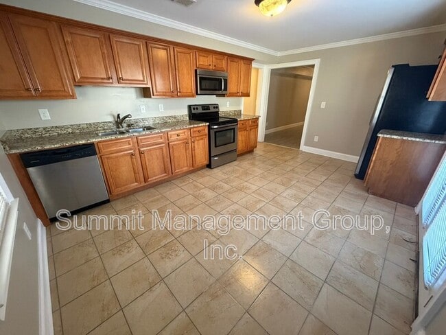 Building Photo - 2405 Twin Creek Ct SW