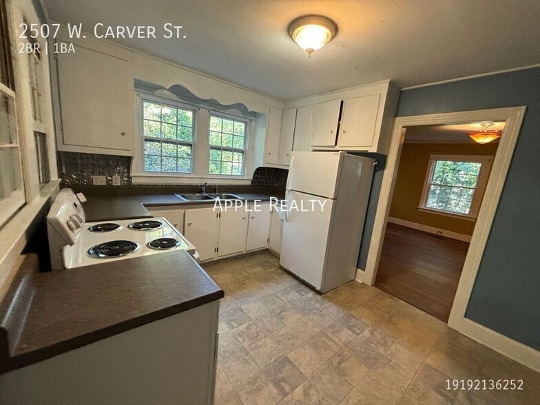 Building Photo - 2507 W Carver St