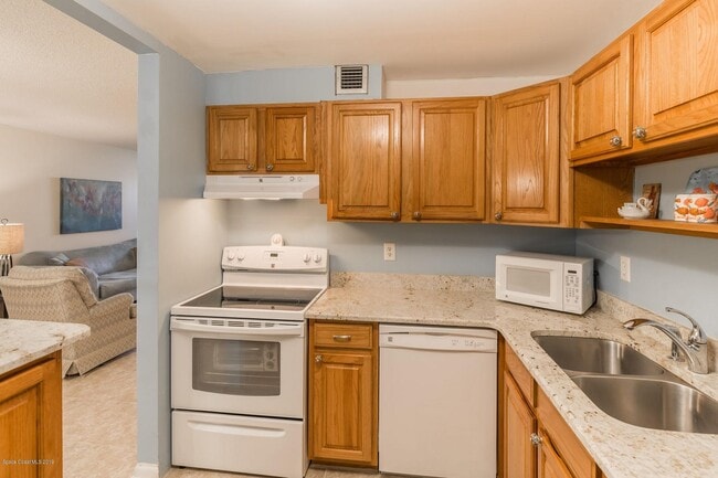 Building Photo - 2700 N Hwy A1A