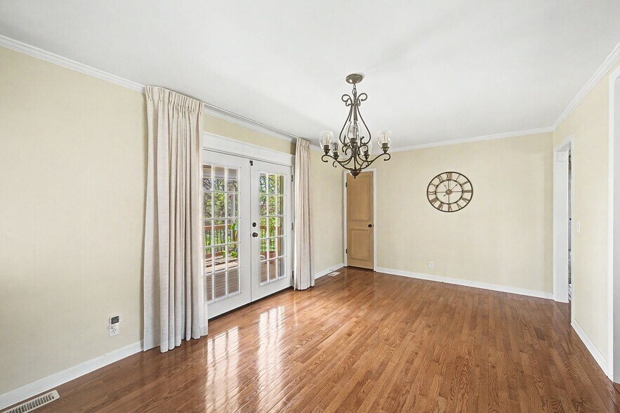 Building Photo - 4509 Baton Rouge Dr