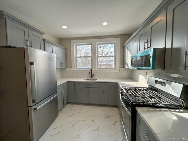 Building Photo - 51 Park Ave