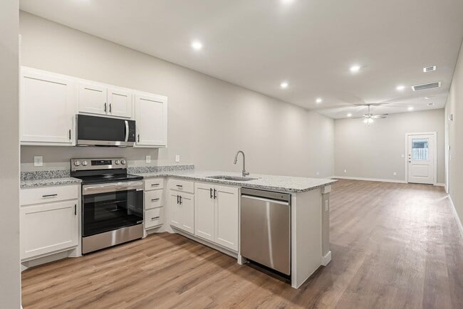 Building Photo - Your Family’s Next Chapter Starts Here in Ratliff Ridge