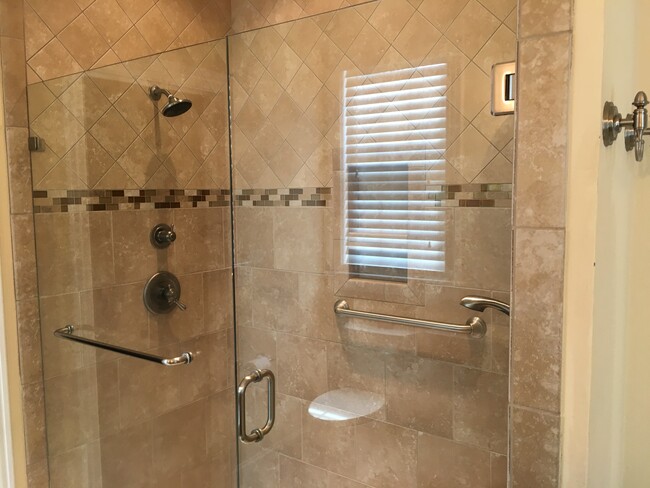 Master shower - 113 Allen Ct