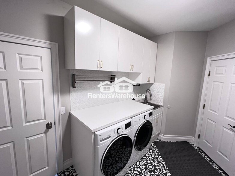 Building Photo - 10171 Bridgewater Ct
