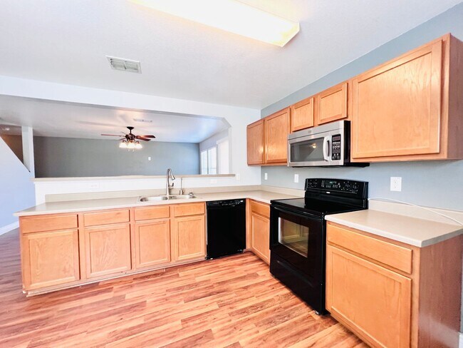 Building Photo - Beautiful two-story home in the desirable Silver Oaks community!