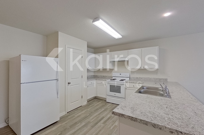 Building Photo - 10117 Elgin Blvd