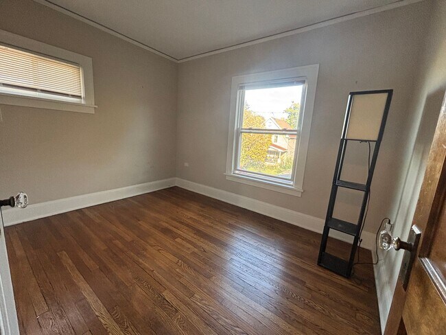 Building Photo - Charming 3-Bedroom Home in the Heart of Cl...