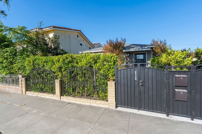 Building Photo - Cozy Home in Culver City!