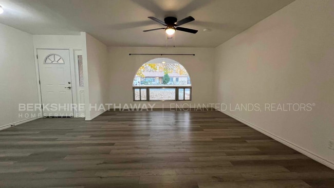 Building Photo - Updated 3 Bedroom/2 Bath Water Paid!!!