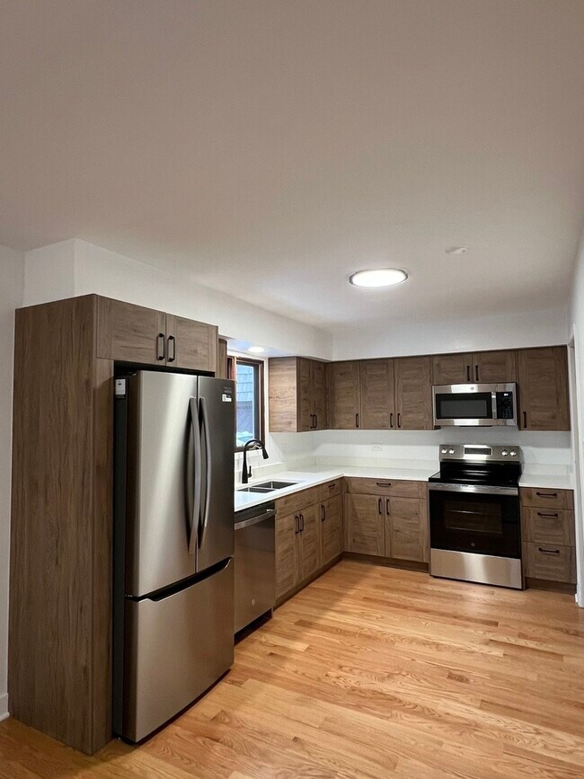 Building Photo - 1545 Winnetka Rd