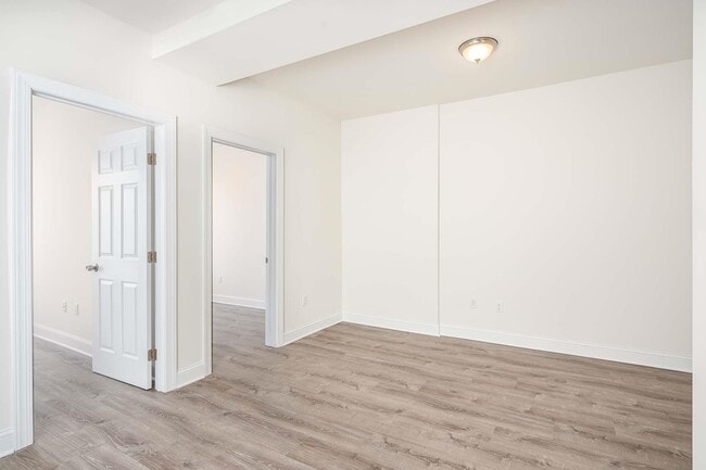Building Photo - 565 Palisade Ave