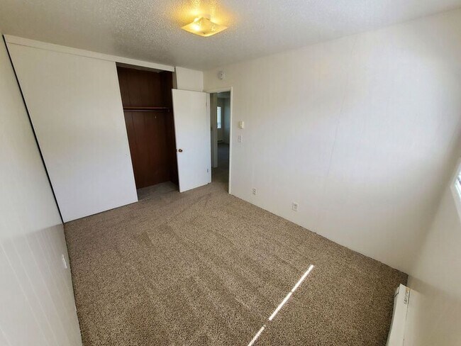 Building Photo - 550 SW Levens St