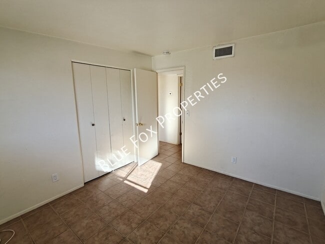 Building Photo - 3755 S Amos Pl