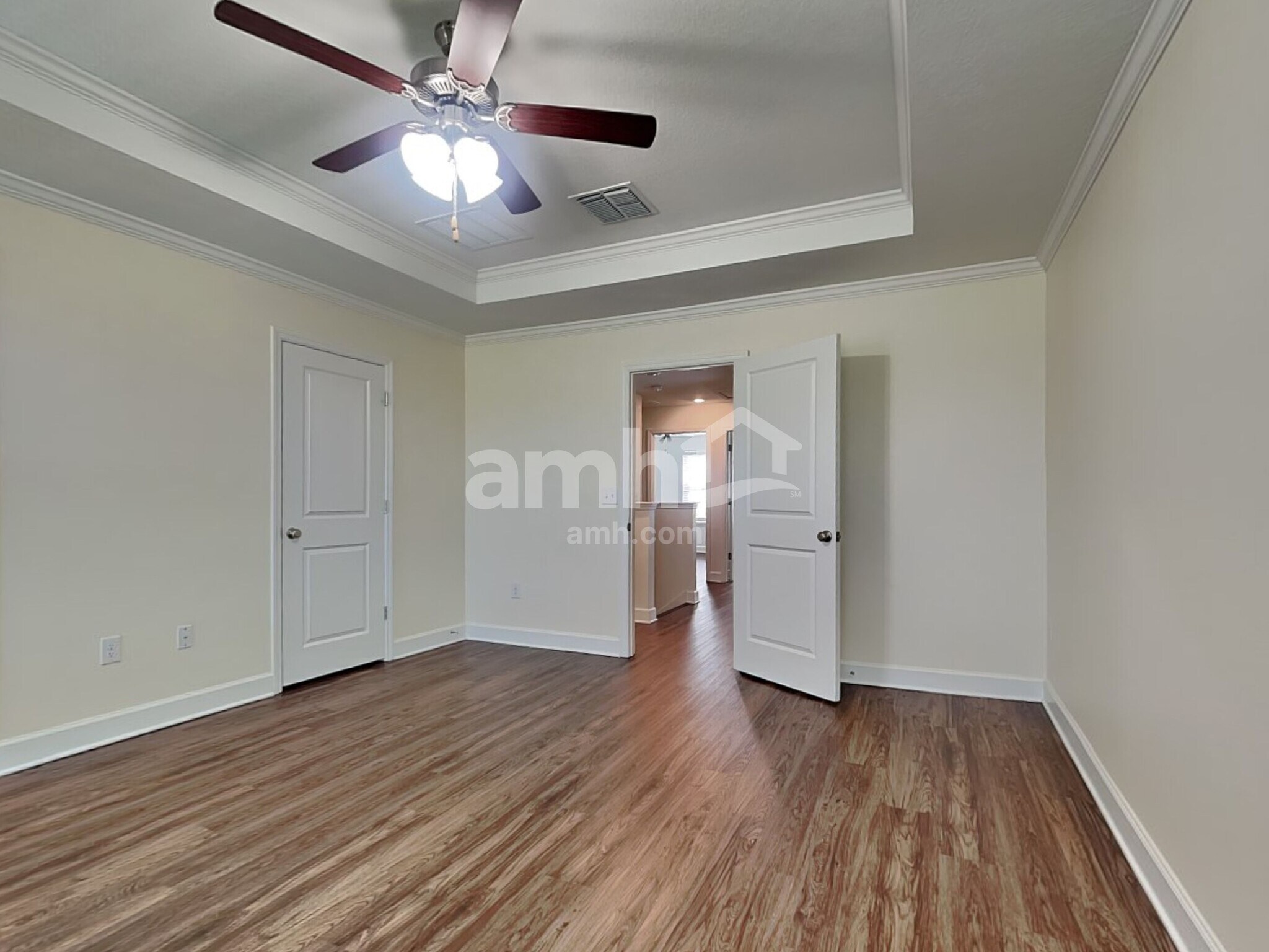 Building Photo - 1017 Island Pond Dr