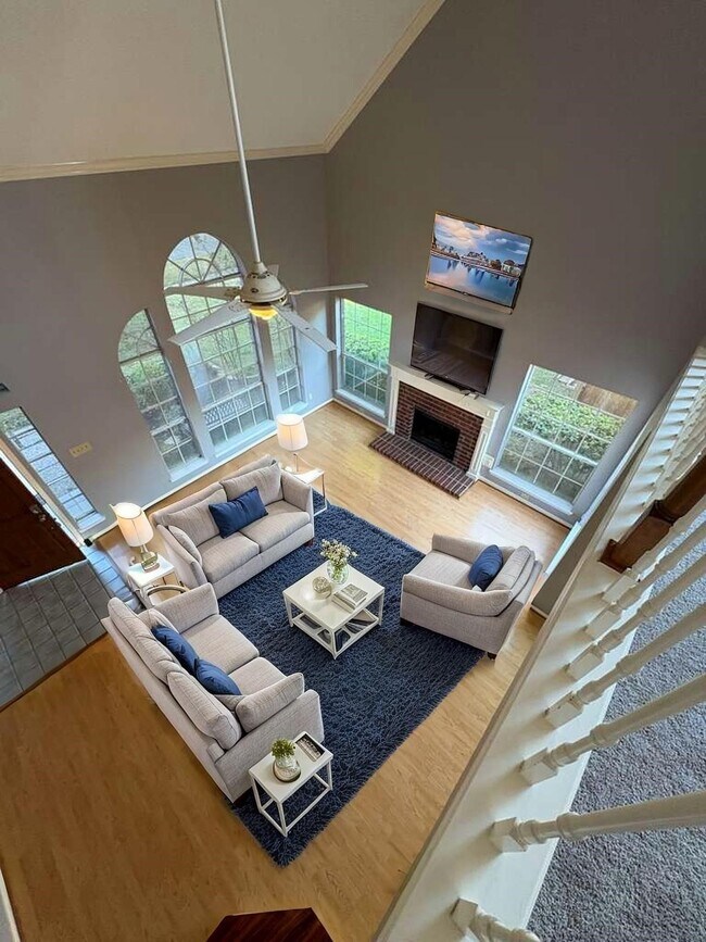 Building Photo - 16119 Lakestone Dr