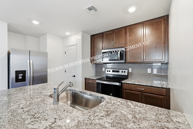 Building Photo - 8839 E Raven Hill Wy