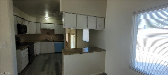 Building Photo - 2784 Belcastro St