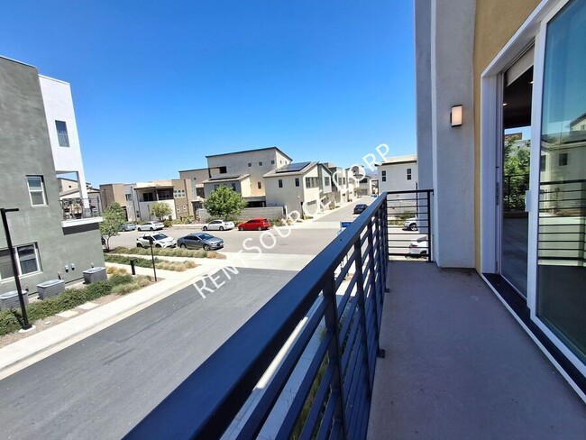 Building Photo - 26943 Pathfinder Ln