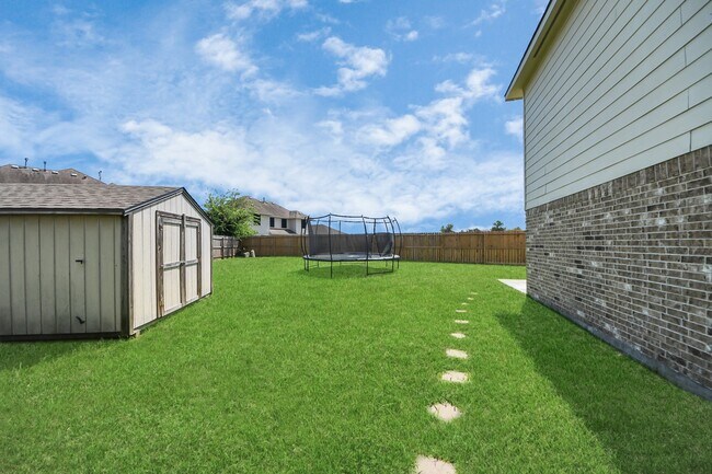 Building Photo - 8602 Briar Oaks Ln