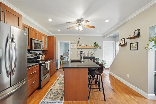 Building Photo - 2511 Mission St