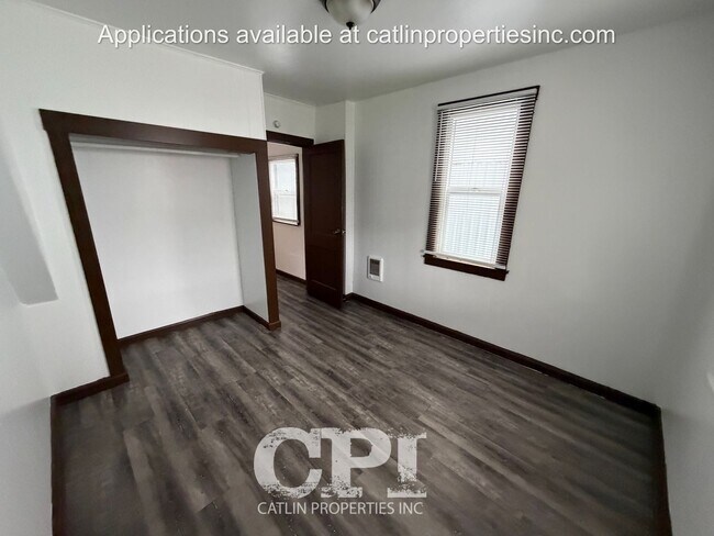 Building Photo - 305 Rosewood- Kelso, WA