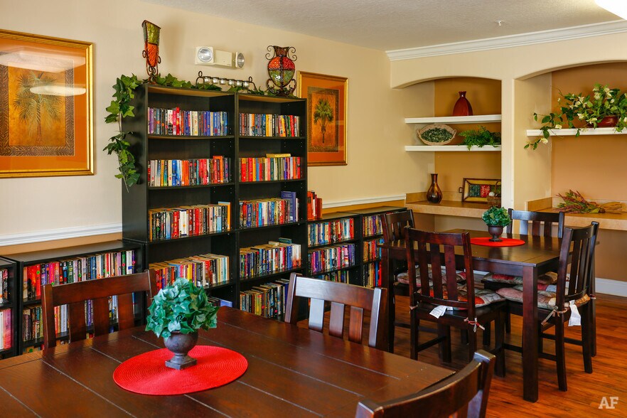 Building Photo - 6401 St Johns Ave