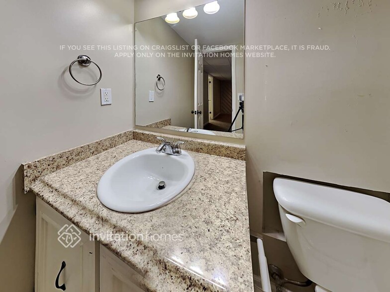 Building Photo - 2057 Kinridge Ct