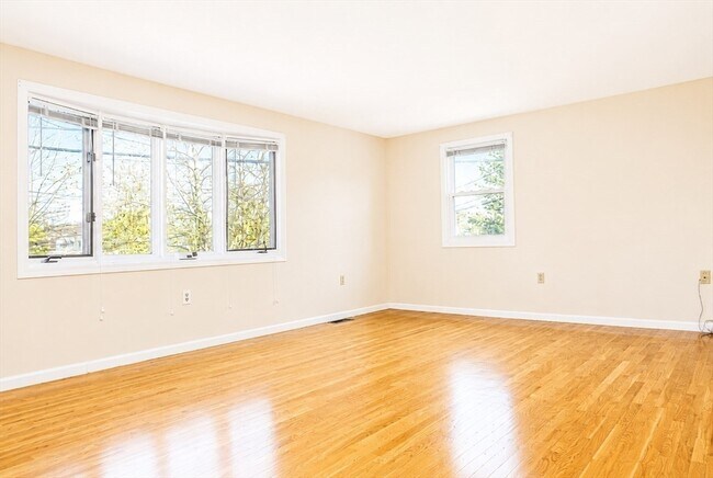 Building Photo - 160 Cypress St