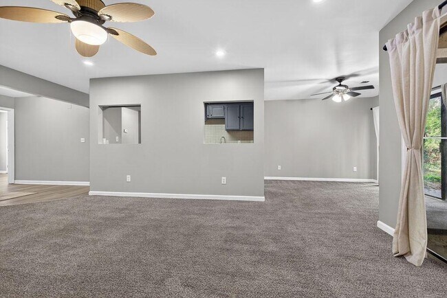 Building Photo - 3575 Oakvale Rd