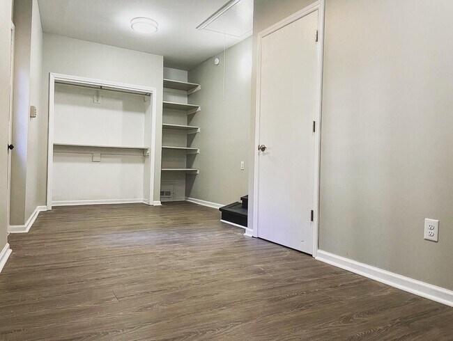 Building Photo - 1124 Theresa Ct