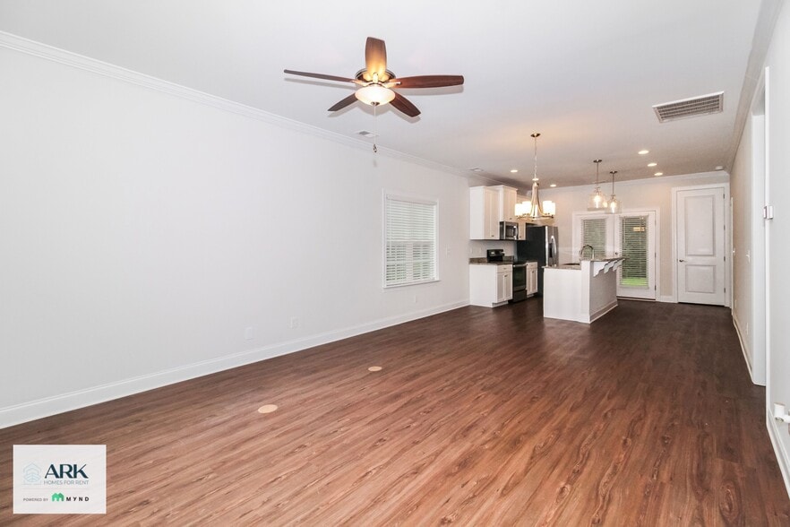 Building Photo - 71 Highland Forest Cir