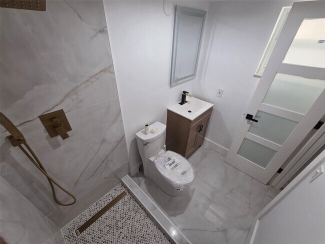 Building Photo - 251 S Cypress Rd