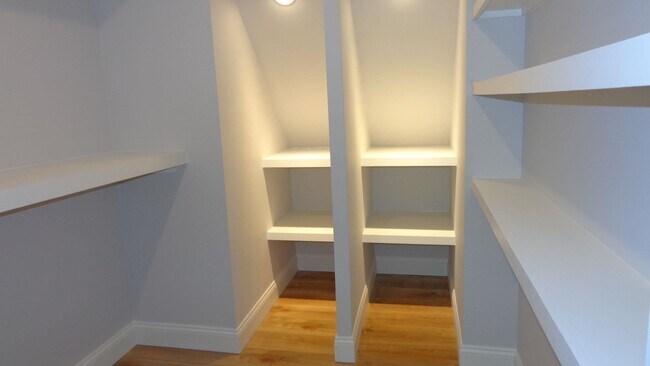 Building Photo - 112 Parkside Rd