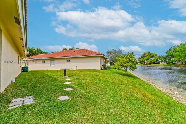 Building Photo - 7602 NW 99th Terrace