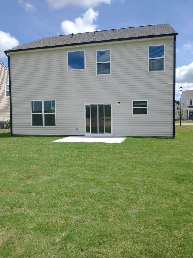 Building Photo - Just Listed in Benson, NC! Your dream home awaits — 4 bedrooms, tons of space, and gorgeous upgra...