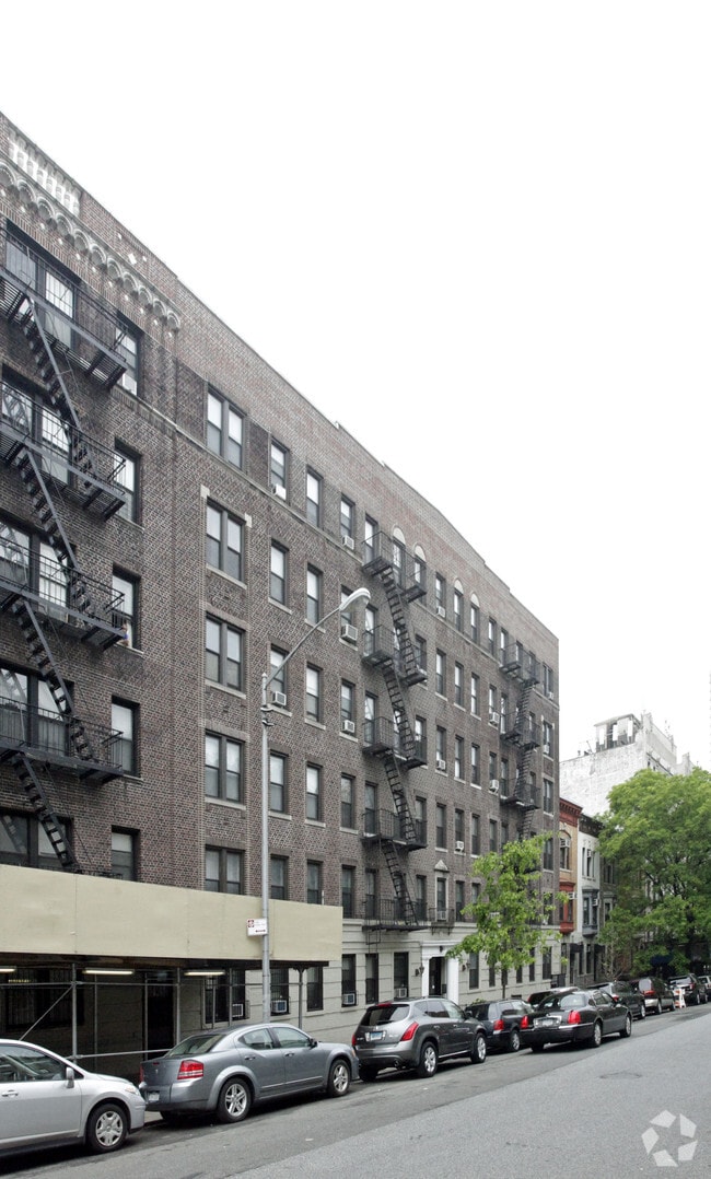 Building Photo - 640 W 170th St