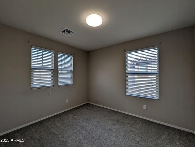 Building Photo - 1253 N 166th Ave