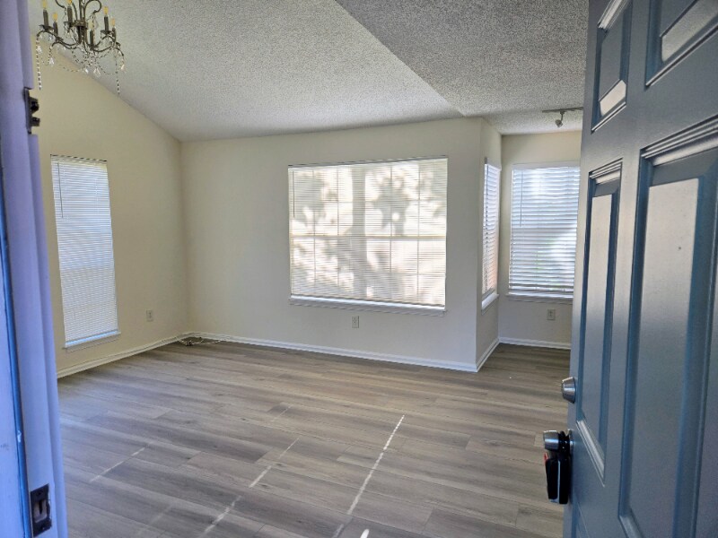 Building Photo - 1125 Crystal Way