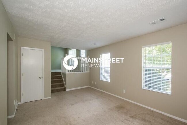 Building Photo - 3 Bedroom Pet-Friendly Home in Stone Mountain, GA with Main Street Renewal