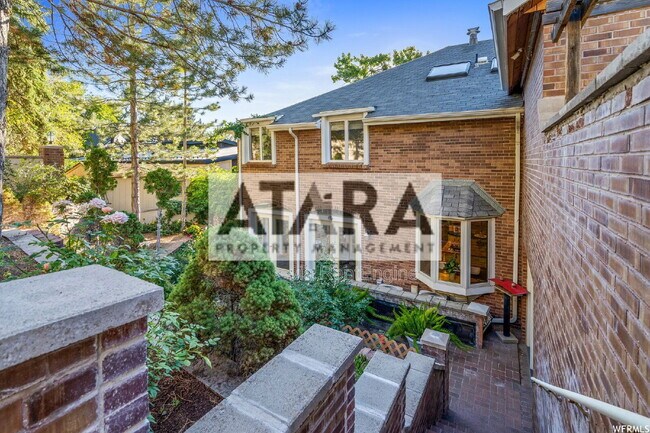 Building Photo - 1577 E Tomahawk Dr