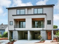 Building Photo - 1711 SE Ramona St