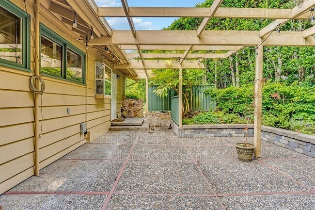 Building Photo - 4426 SW 34th Ave